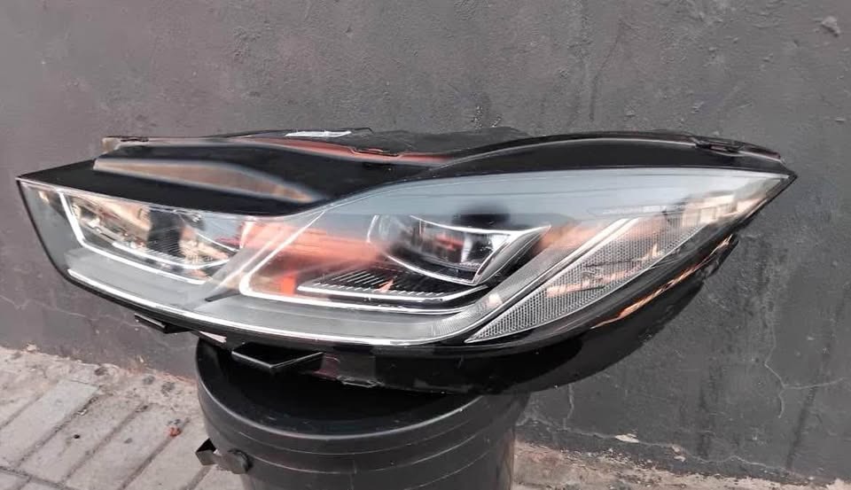 Jaguar I-Pace LED Headlight - Private Seller Jaguar I-Pace LED Headlight - Private Seller