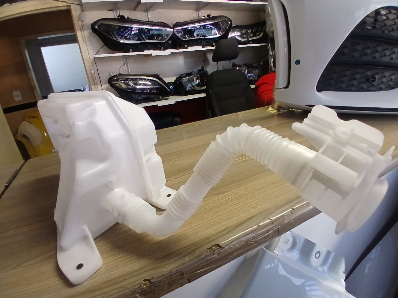 2022 VW GOLF8 WINDSCREEN WASHER RESERVOIRS - Private Seller 2022 VW GOLF8 WINDSCREEN WASHER RESERVOIRS - Private Seller