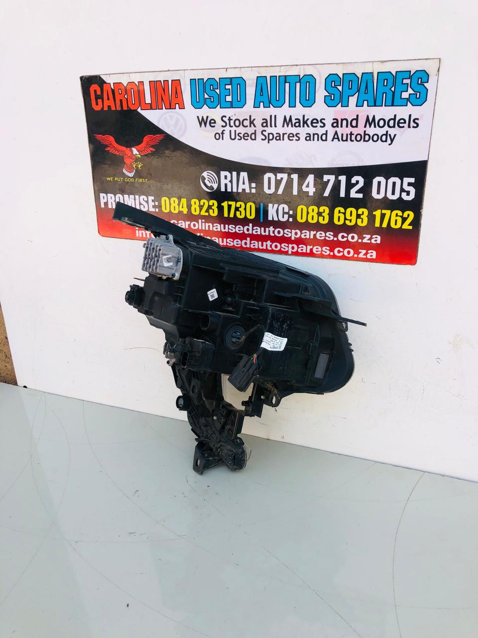 Mahindra XUV 3X0 left side full LED headlight (2024) - Private Seller