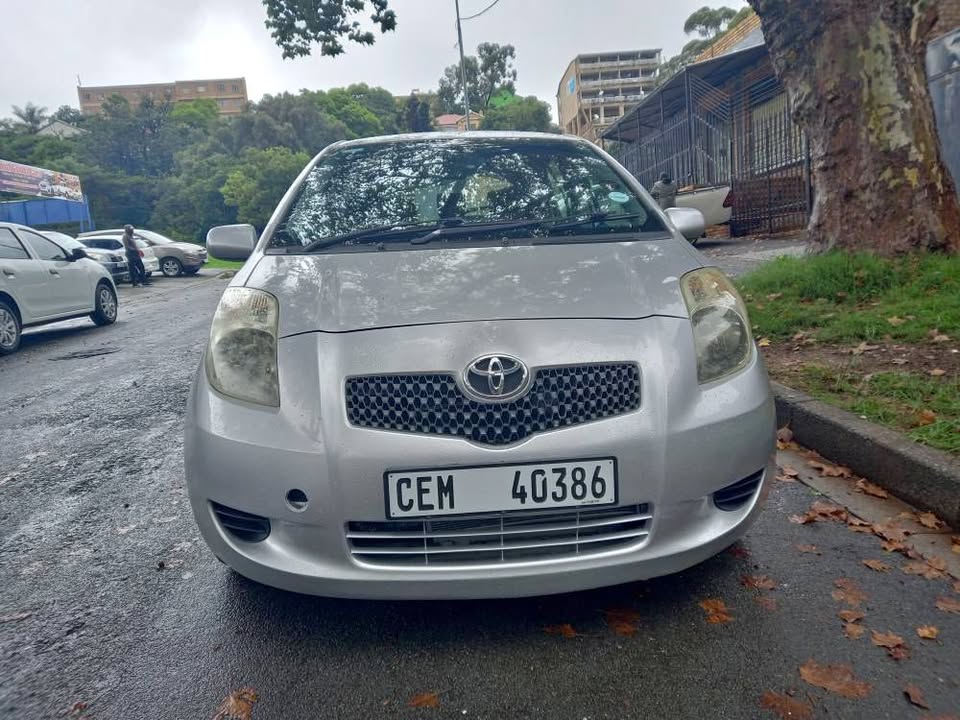 2008 TOYOTA YARIS 1.4 HATCHBACK,   SILVER COLOR, 98000KM,