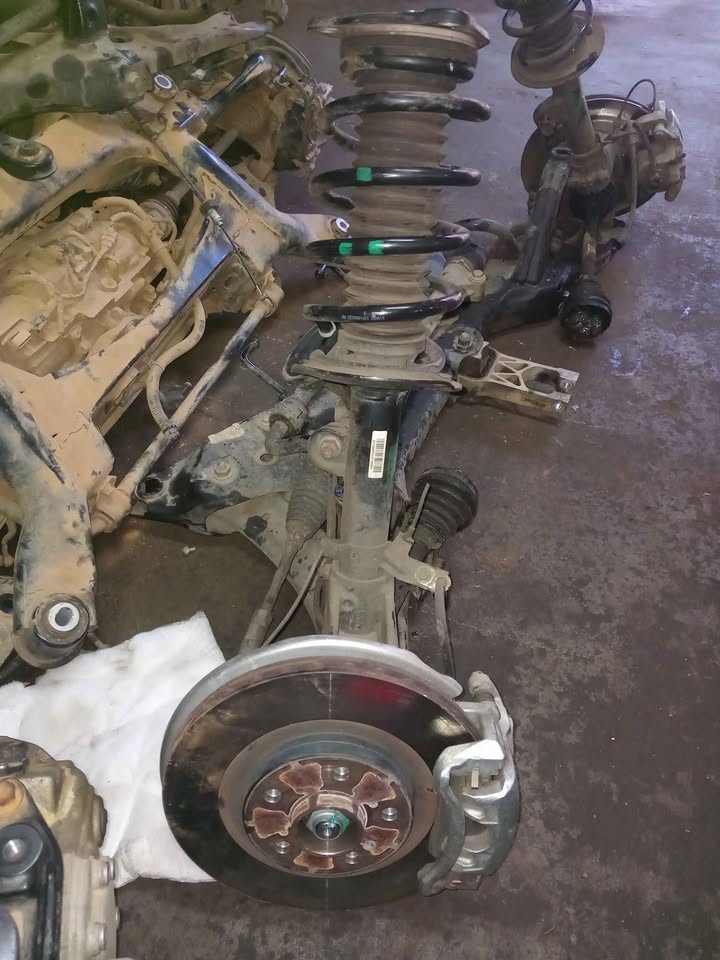 Haval jollion complete front suspension new shape - Private Seller Haval jollion complete front suspension new shape - Private Seller