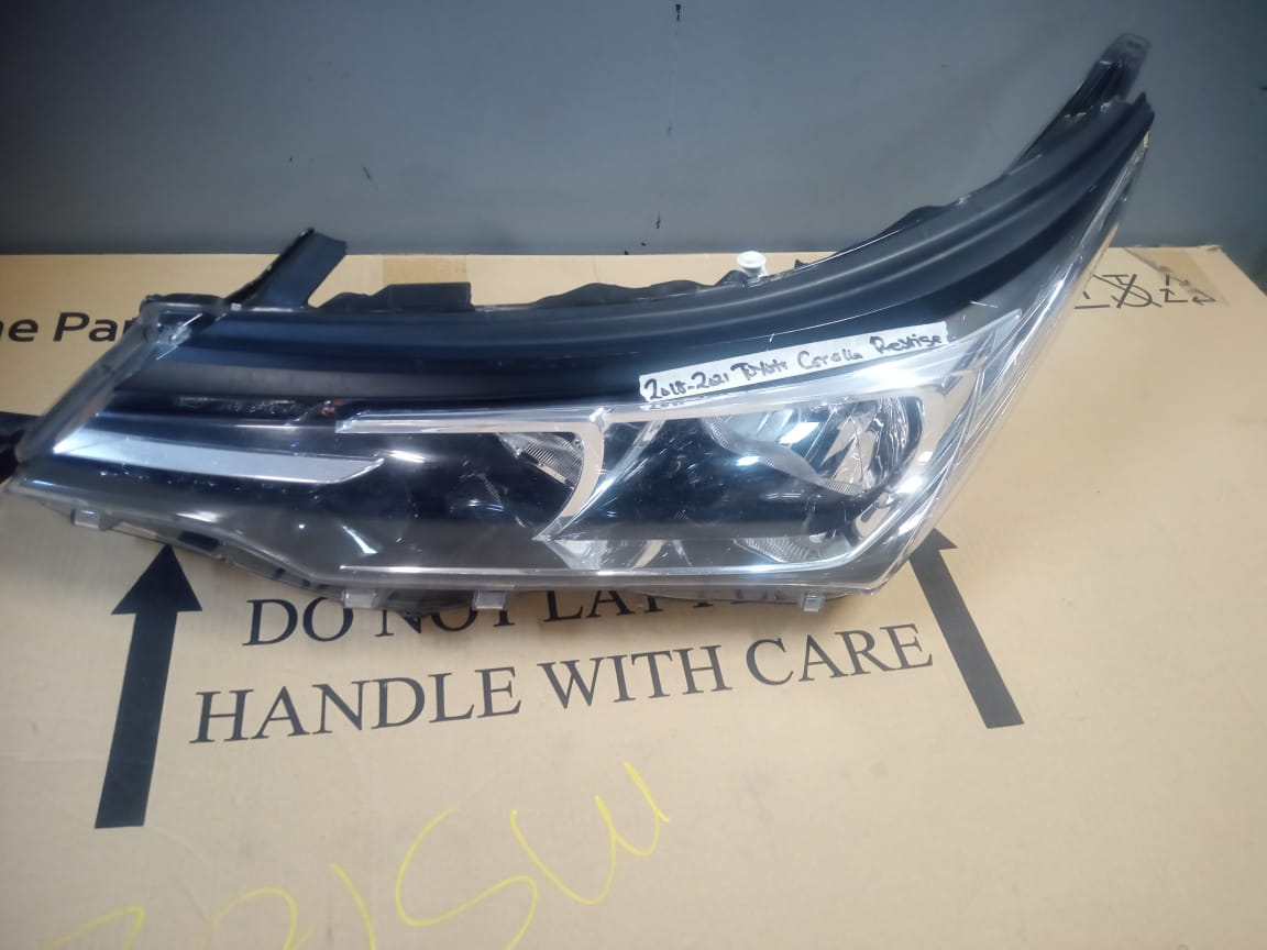 2018-2023 TOYOTA COROLLA PRESTIGE LEFT SIDE HEADLIGHT FOR SALE - Private Seller 2018-2023 TOYOTA COROLLA PRESTIGE LEFT SIDE HEADLIGHT FOR SALE - Private Seller