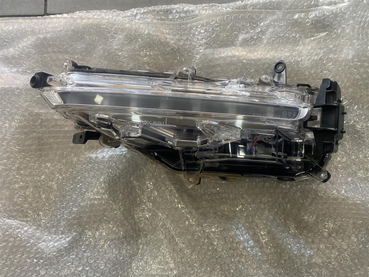 2026 TOYOTA FORTUNER FRONT BUMPER INDICATOR LIGHT LEFT SIDE FOR SALE. - Private Seller