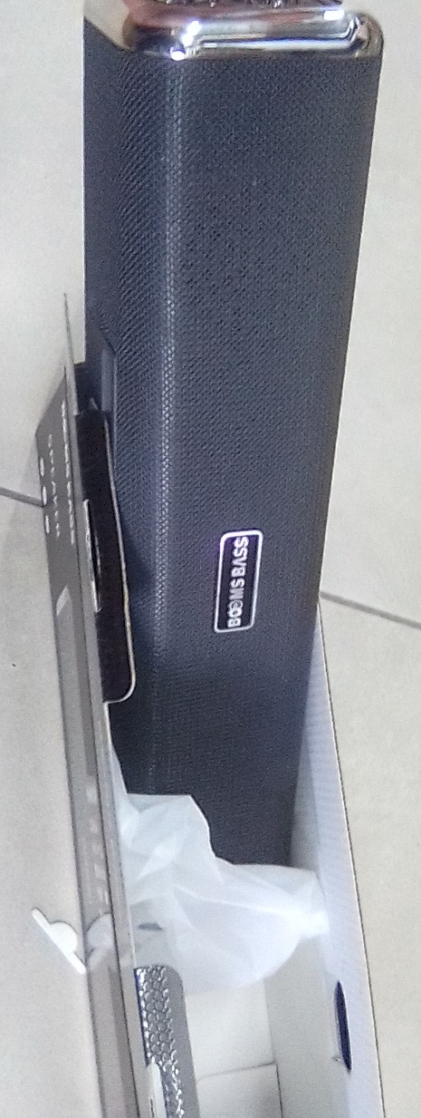 BASE bOOM SPEAKER WITH BUETOOH AND UP 13HOURS PLAY