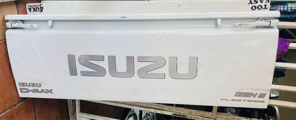 Isuzu D-Max tailgate