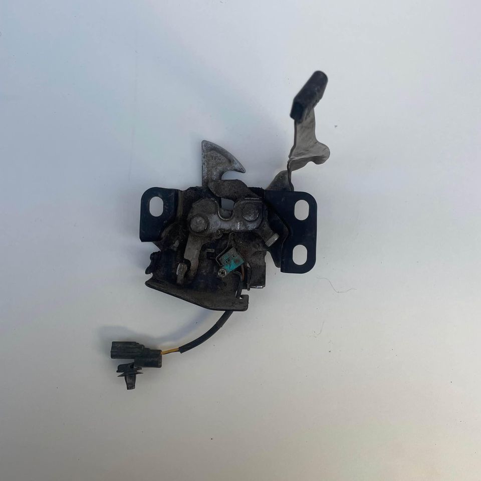 Honda Bonnet Latch-Lock Unit - Private Seller Honda Bonnet Latch-Lock Unit - Private Seller
