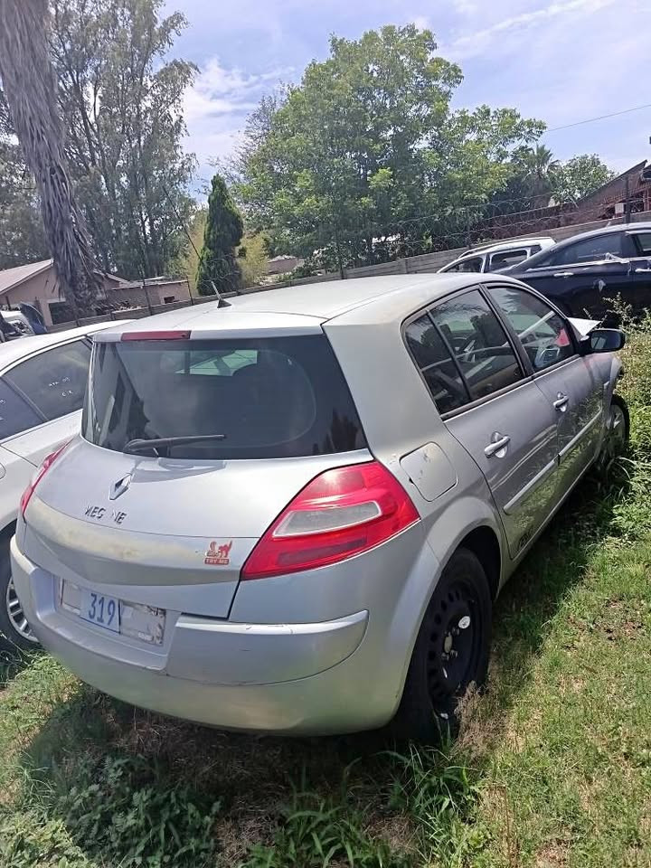 Renault megane 1.9 DCI 2007 STRIPPING FOR SPARES - Private Seller