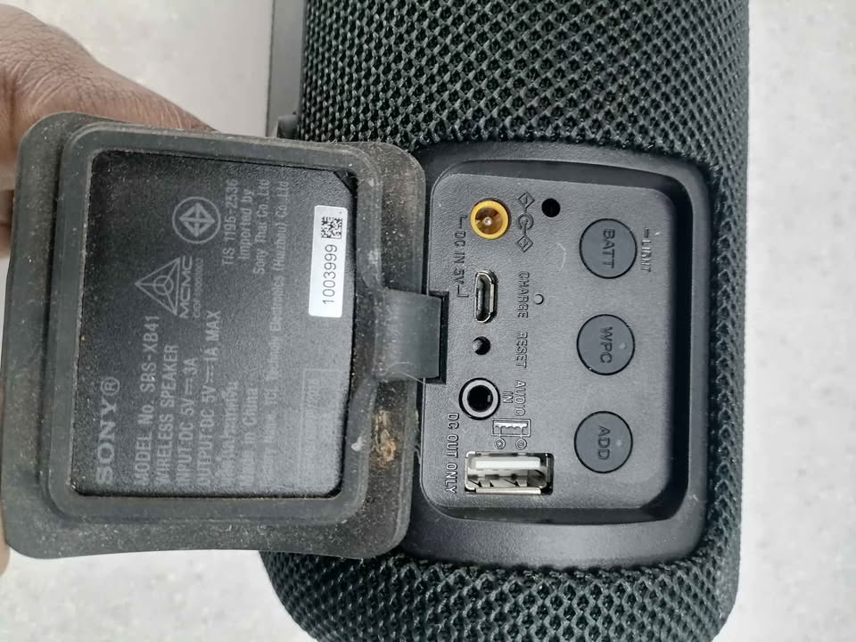 SONY SRS - XB41 BLUETOOTH SPEAKER
