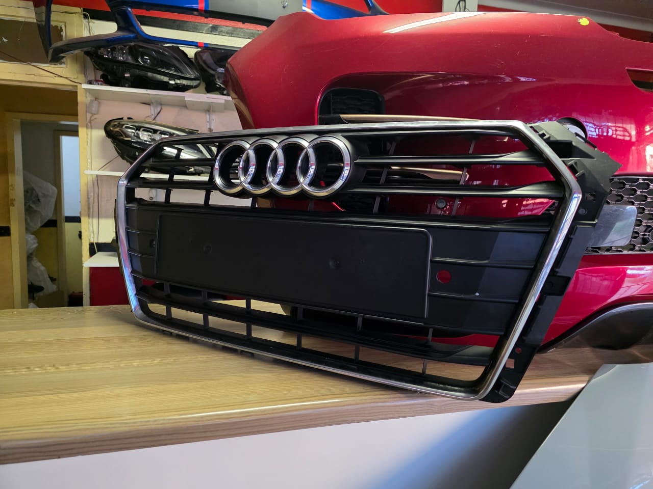 2017 AUDI A4 B9 MAIN GRILL FOR SALE - Private Seller
