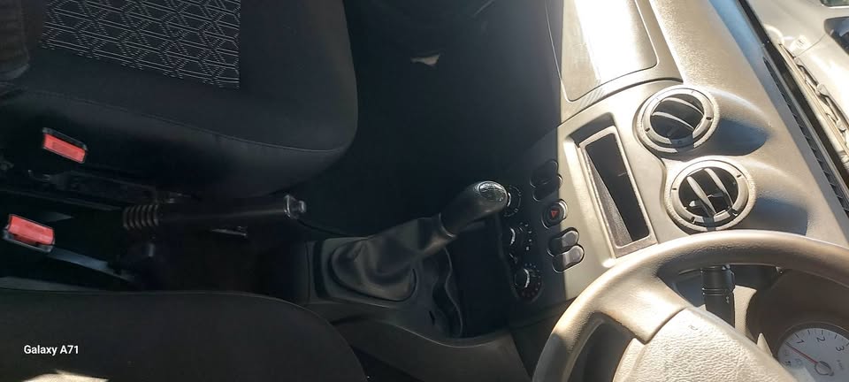 Nissan Np200 1.6 Manual petrol
