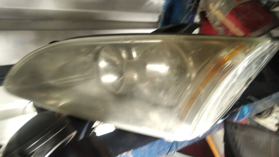 FORD FOCUS MK2 HEADLIGHT FOR SALE - Private Seller FORD FOCUS MK2 HEADLIGHT FOR SALE - Private Seller