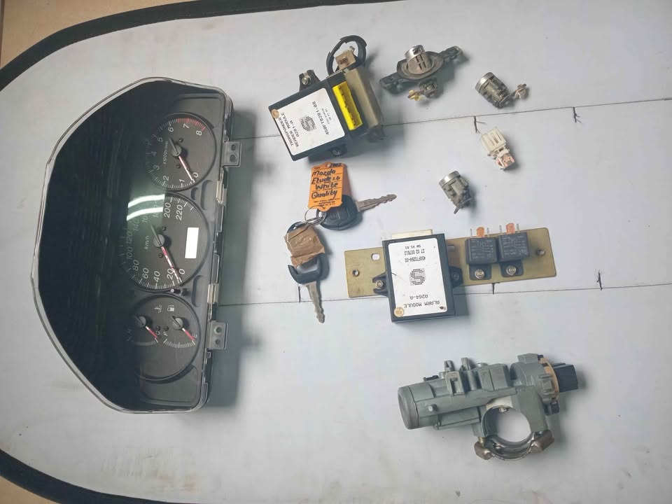 2002 mazda etude lock set bit no computer box for sale WhatsApp or cell - Private Seller