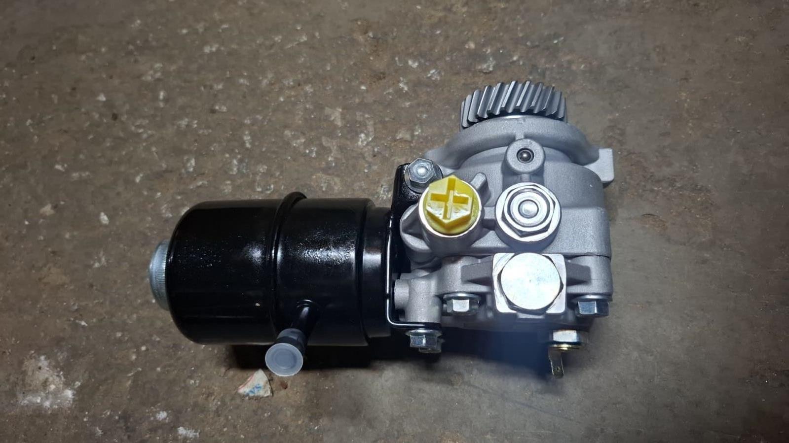 Mitsubishi Pajero 3.2 2000-2006 New Power Steering Pump for Sale Mitsubishi Pajero 3.2 2000-2006 New Power Steering Pump for Sale