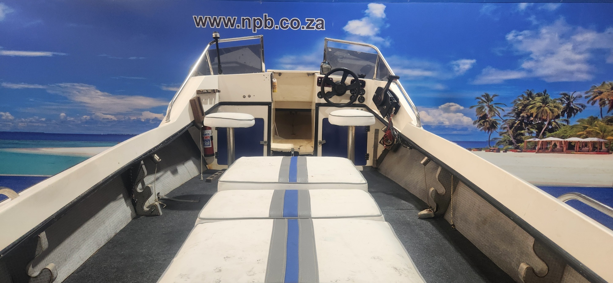 DORADO 16.6 ON TRAILER 90 HP MERCURY TRIM