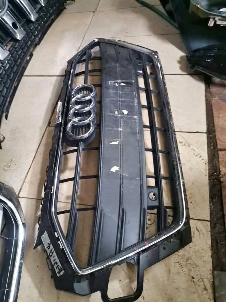 Audi A4 Avant S4 Front Grille Used Auto Body Spare Parts at Sema Spare Center. - Private Seller Audi A4 Avant S4 Front Grille Used Auto Body Spare Parts at Sema Spare Center. - Private Seller