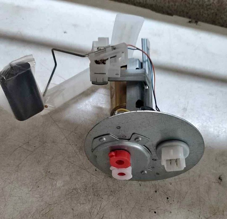 Ford Mondeo Mk1 1.6/2.0 98-00 Fuel Pump+Gauge - Private Seller Ford Mondeo Mk1 1.6/2.0 98-00 Fuel Pump+Gauge - Private Seller