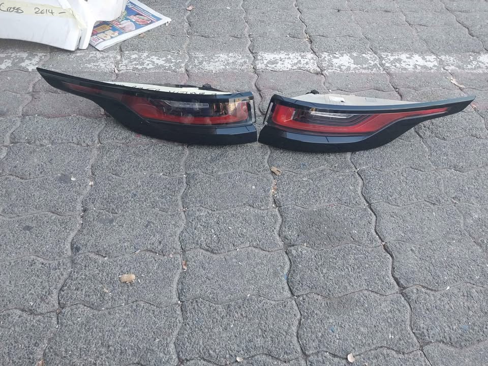 RANGE ROVER VELAR  TAILLIGHT - Private Seller