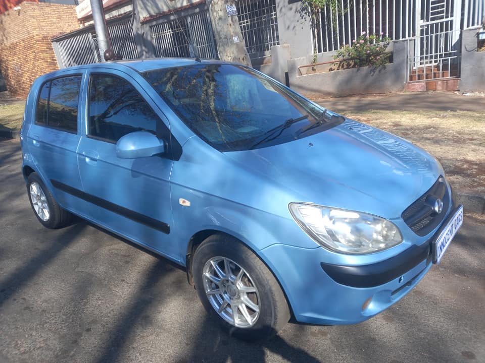 2011 HYUNDAI GETZ HATCHBACK 1.6 ENGINE PETROL, MANUAL, BLUE COLOR