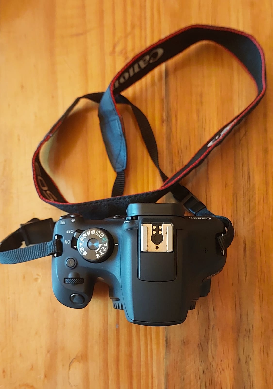 Canon EOS 2000D Camera, Canon 18-55mm lens, bag, battery, memory card