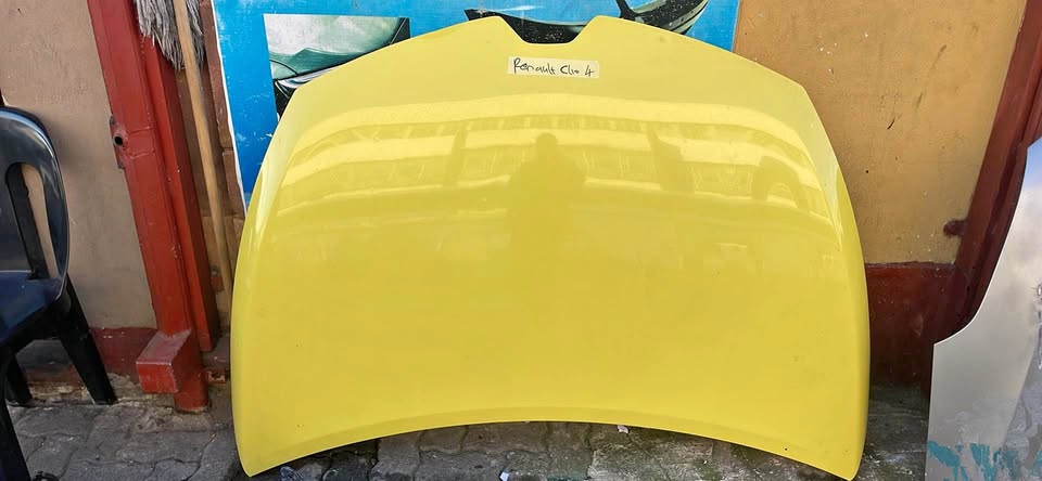 Renault Clio 4 bonnet - Private Seller Renault Clio 4 bonnet - Private Seller