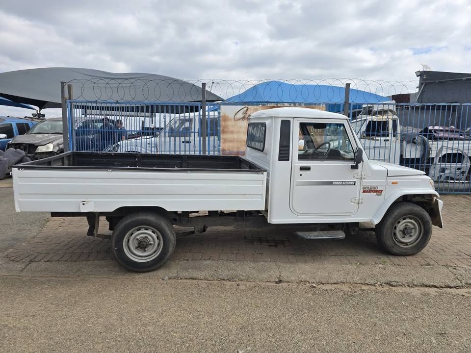 Mahindra Bolero 2.5 Maxi-Truck STRIPPING FOR SPARE PARTS - Private Seller