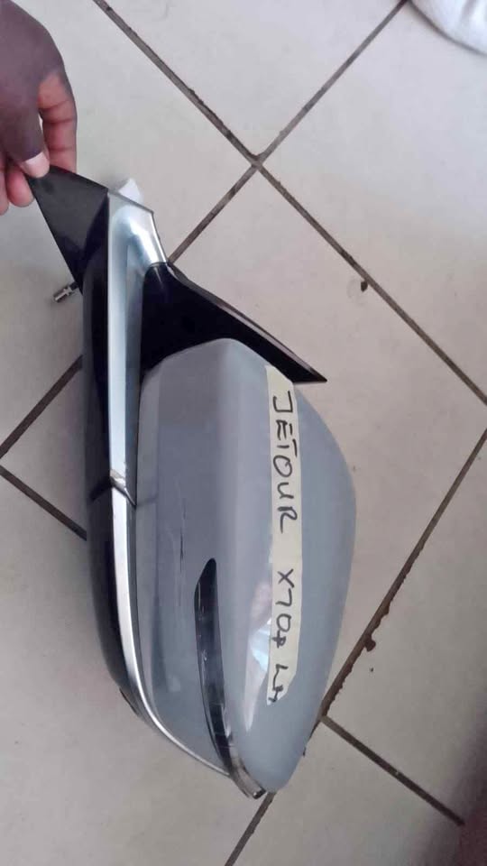 Jetour x70 /x70 plus side mirror left side - Private Seller Jetour x70 /x70 plus side mirror left side - Private Seller