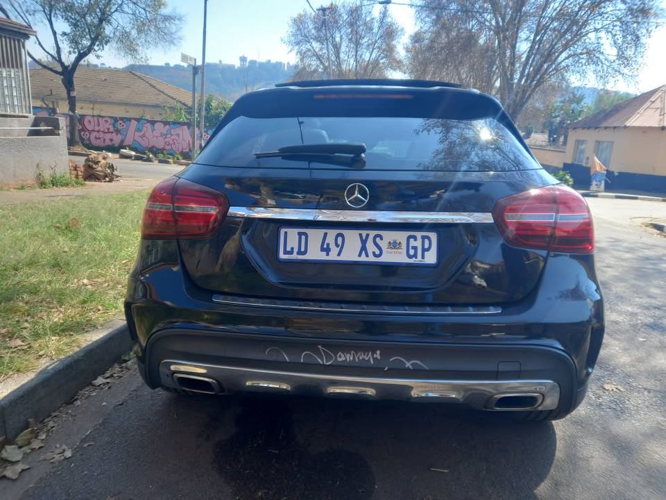 2018 Mercedes-Benz A200 GLA Petrol, Automatic, Black, 146000kms Service book, sunroof.