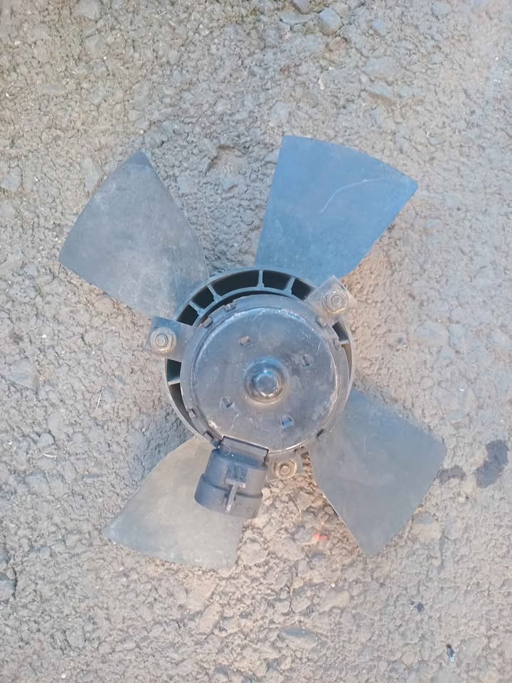Opel Astra F 1.6 radiator fan for sale - Private Seller