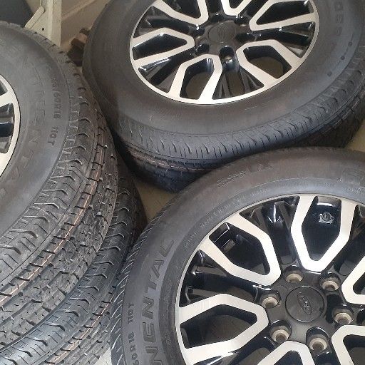 Thunder rims black and silver color rims
