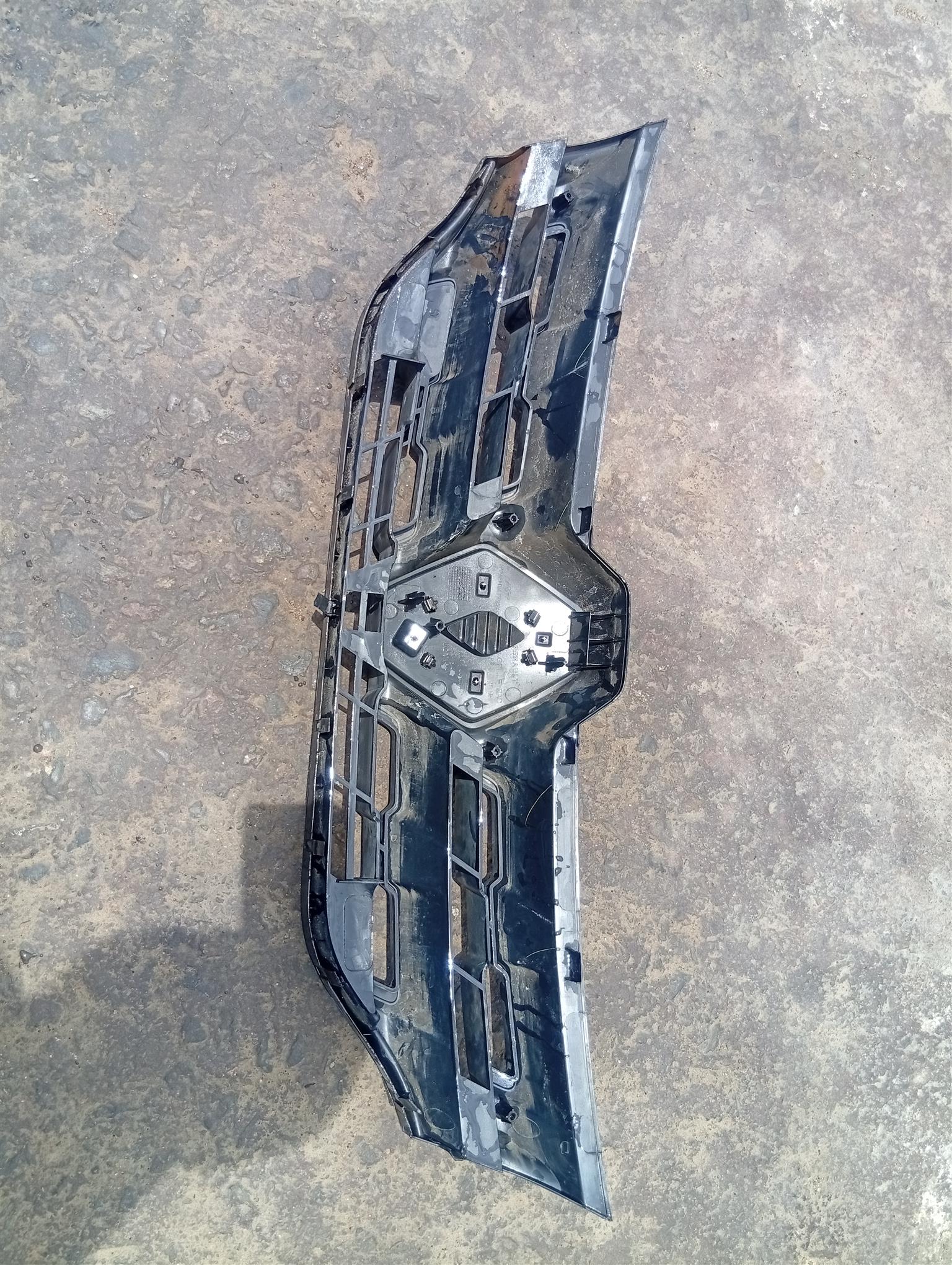 Renault kwid radiator grille grill - Private Seller Renault kwid radiator grille grill - Private Seller