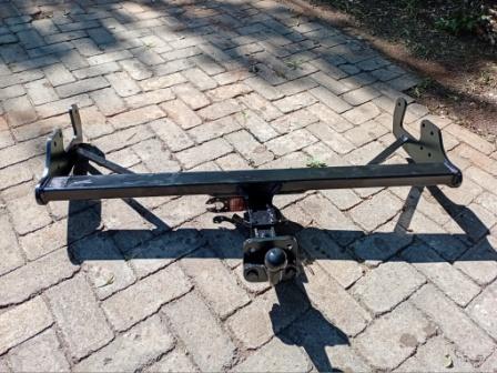 TOYOTA HILUX D4D TOWBAR FOR SALE - Private Seller TOYOTA HILUX D4D TOWBAR FOR SALE - Private Seller