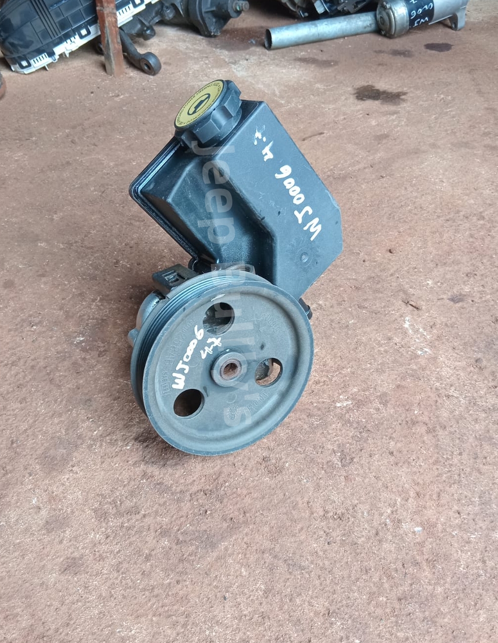 Used Power Steering Bottle For Jeep 4.7 WJ - Private Seller Used Power Steering Bottle For Jeep 4.7 WJ - Private Seller
