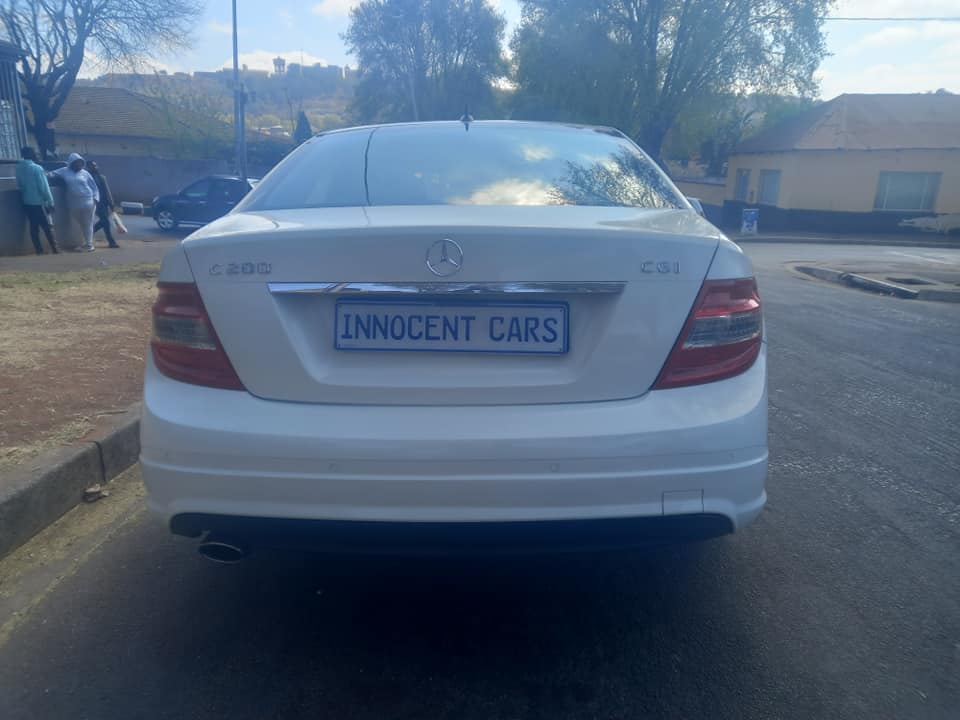 2012 MERCEDES-BENZ C180 ENGINE PETROL, AUTOMATIC, MILEAGE 106000KMS, WHITE COLOR
