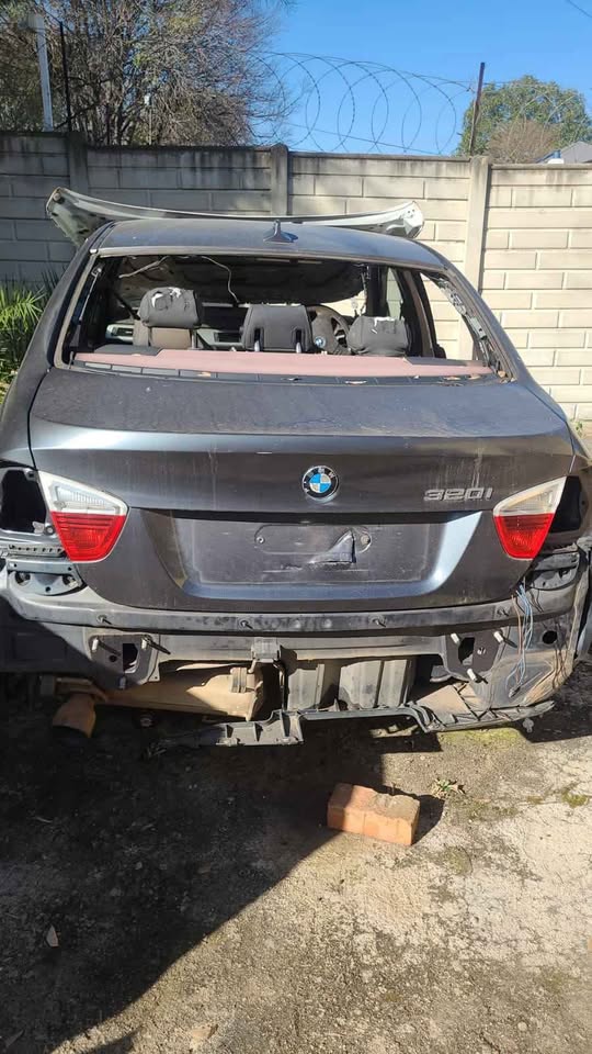 BMW E90 shell and paper available