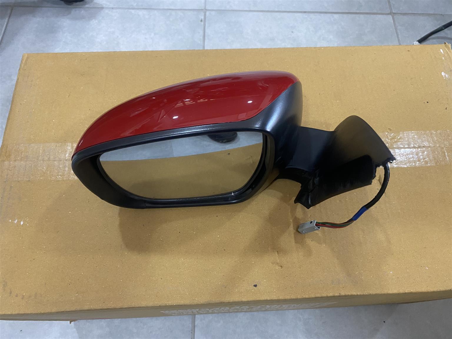 2025 SUZUKI SWIFT ELECTRONIC DOOR MIRROR LEFT SIDE FOR SALE - Private Seller 2025 SUZUKI SWIFT ELECTRONIC DOOR MIRROR LEFT SIDE FOR SALE - Private Seller