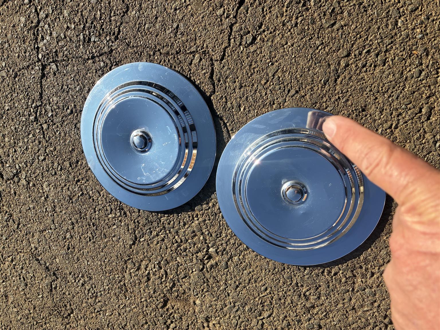 Hubcaps Renault Dauphire - Private Seller Hubcaps Renault Dauphire - Private Seller