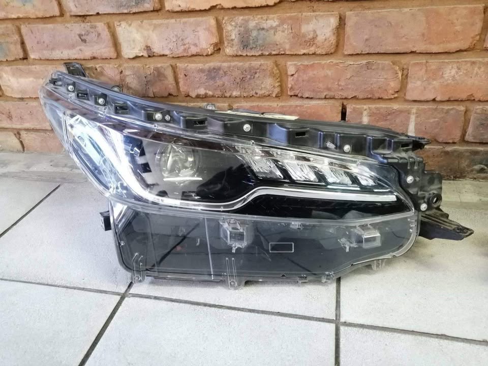 Toyota Fortuner Legend Bi-beam LED Headlights