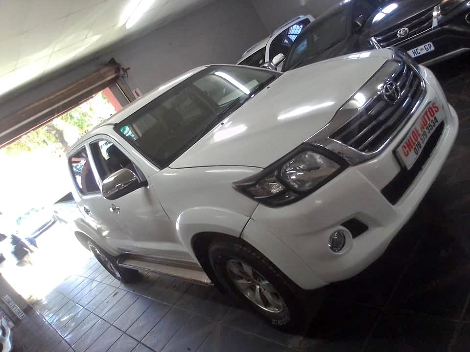 2009 Toyota Hilux 2.5 D-4D Raised Body Double-Cab 4×2 White, Manual, Diesel, 93333km