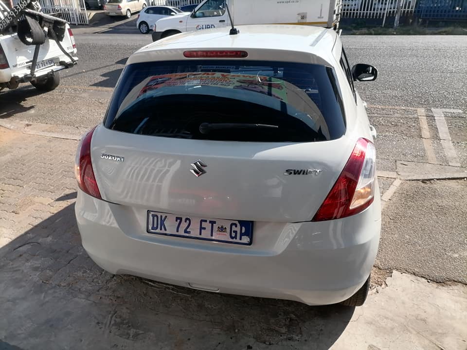 2014 Suzuki Swifts 1.2 Hatchback with a Nice interior seat
