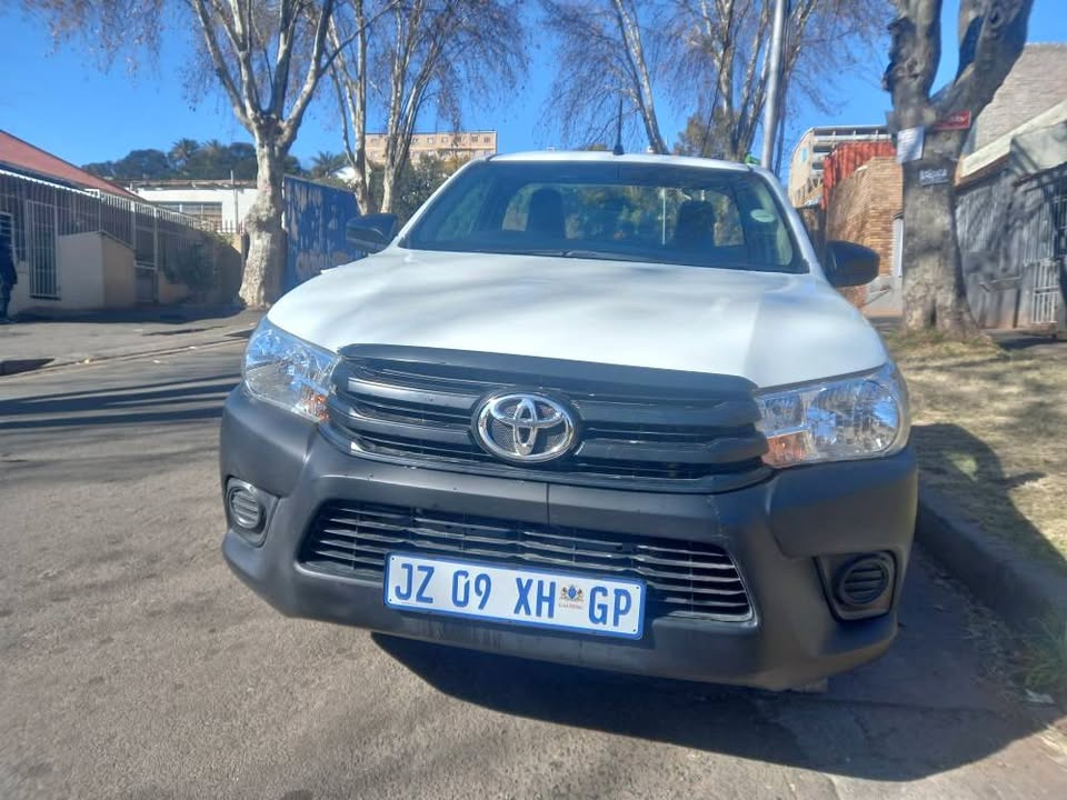 2021 Toyota Hilux Single Cab 2.0 VVTi Petrol, Manual, White, Leather seat