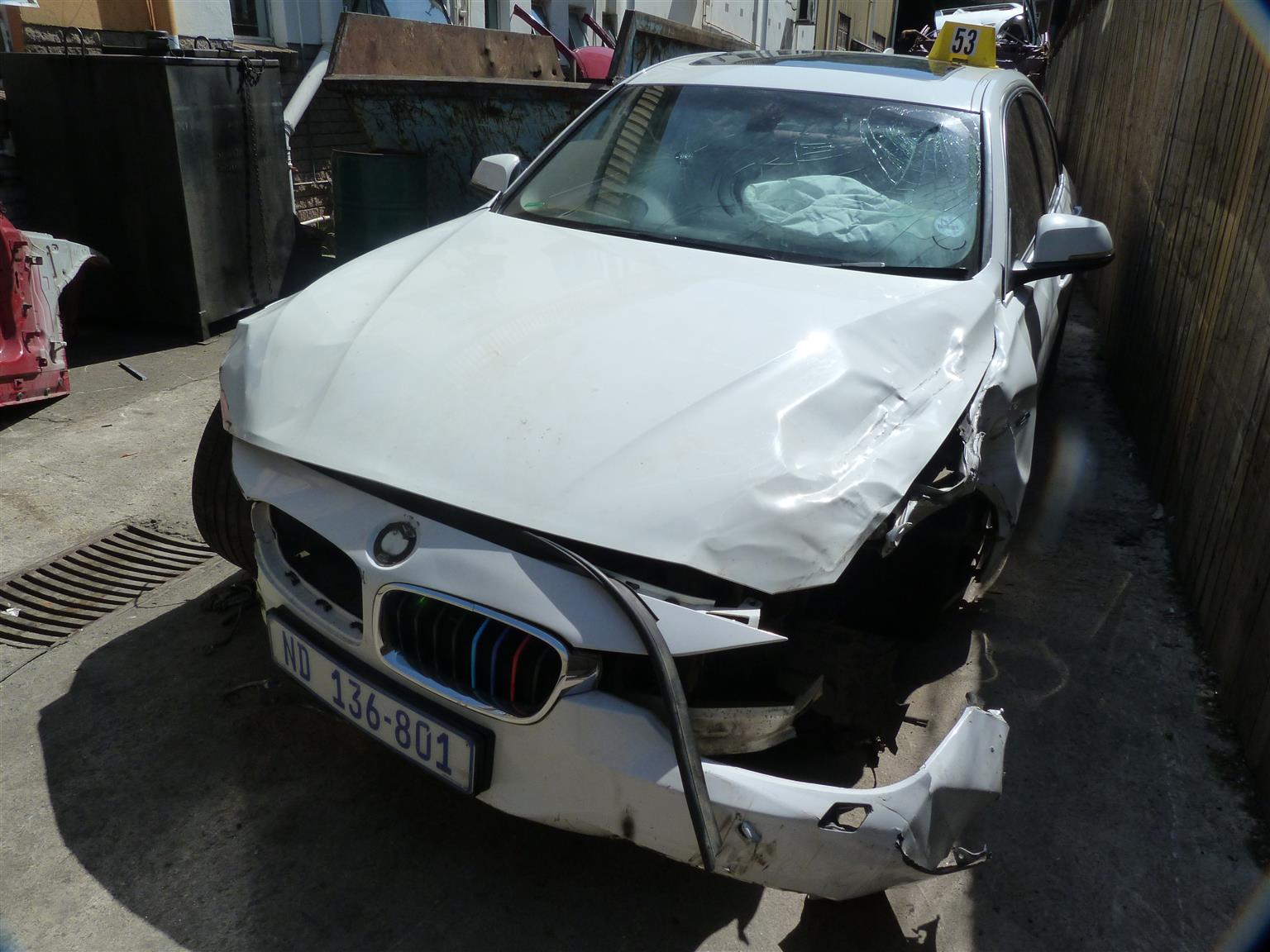 BMW 320i F30 AT - 2013 - Private Seller BMW 320i F30 AT - 2013 - Private Seller