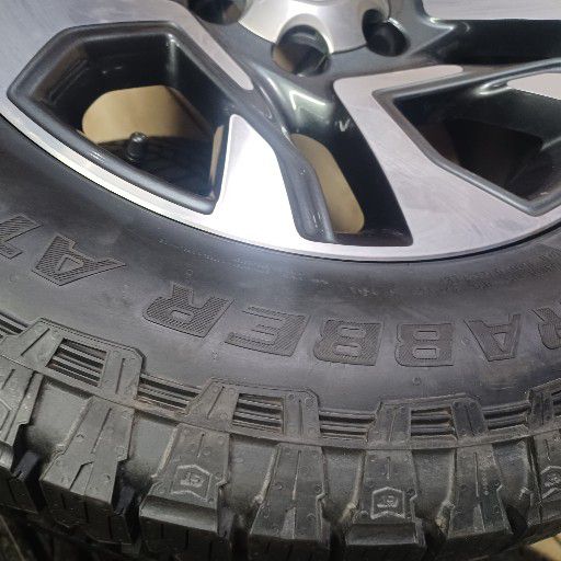 Toyota fortuna rims and general grabber at3
