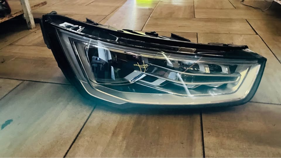 Audi A1 LED HEADLIGHT 2017 - Private Seller Audi A1 LED HEADLIGHT 2017 - Private Seller