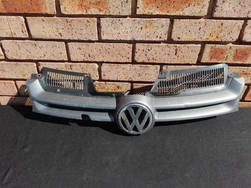 Volkswagen Golf 5 Main Grill - Private Seller Volkswagen Golf 5 Main Grill - Private Seller
