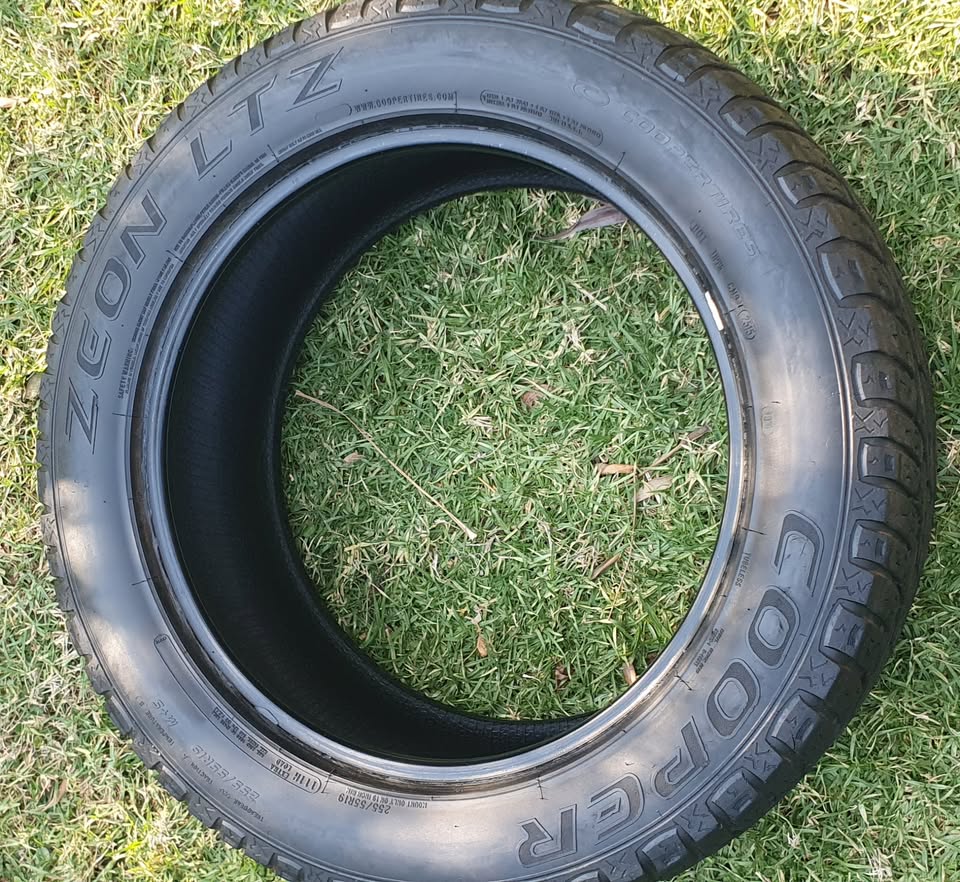 7x Cooper Zeon LTZ 255/55/19 tires