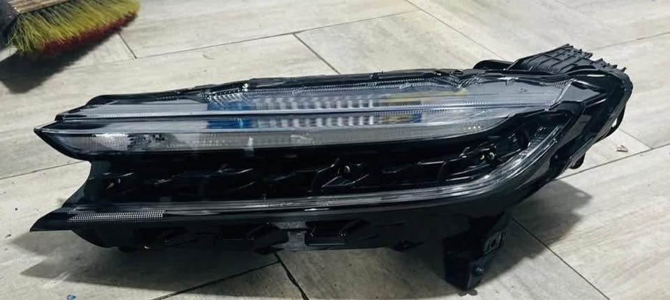 Suzuki Grand Vitara headlight - Private Seller Suzuki Grand Vitara headlight - Private Seller