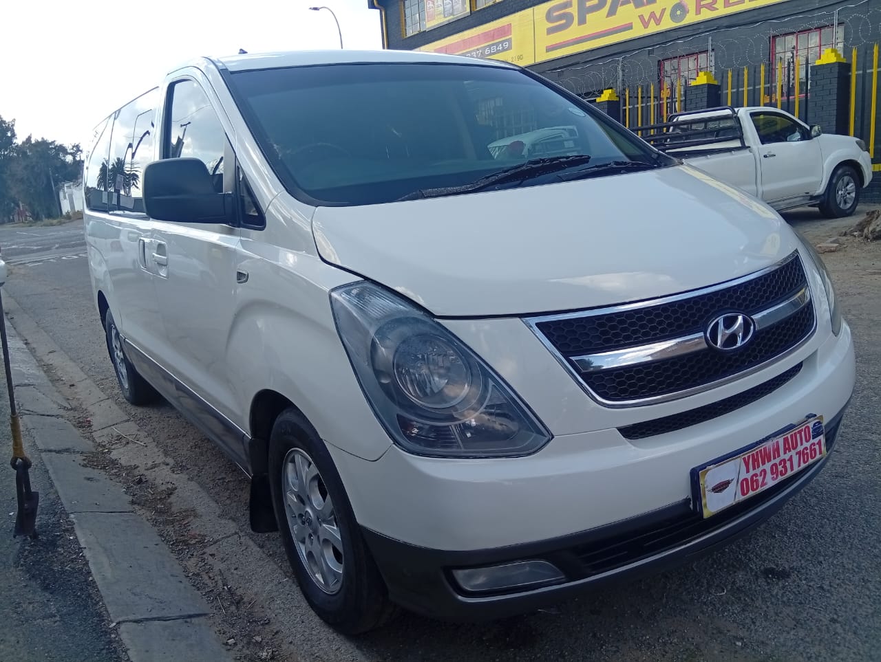 Used 2011 Hyundai H-1 H-1 2.4 wagon GLS - Private Seller Used 2011 Hyundai H-1 H-1 2.4 wagon GLS - Private Seller