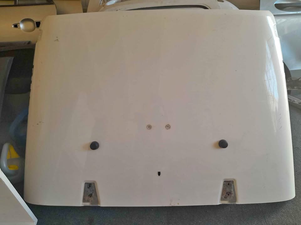 Jeep RUBICON Bonnet - Private Seller Jeep RUBICON Bonnet - Private Seller