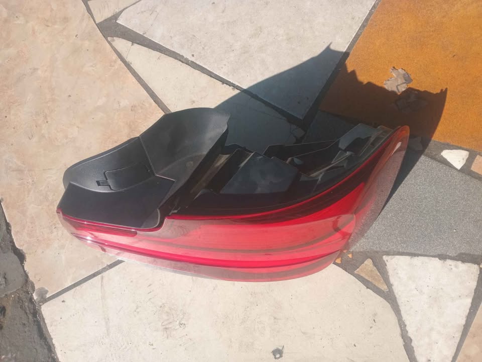 BMW 2 F22 Rear Right LED Taillight Black Line NEW GENUINE - Private Seller BMW 2 F22 Rear Right LED Taillight Black Line NEW GENUINE - Private Seller