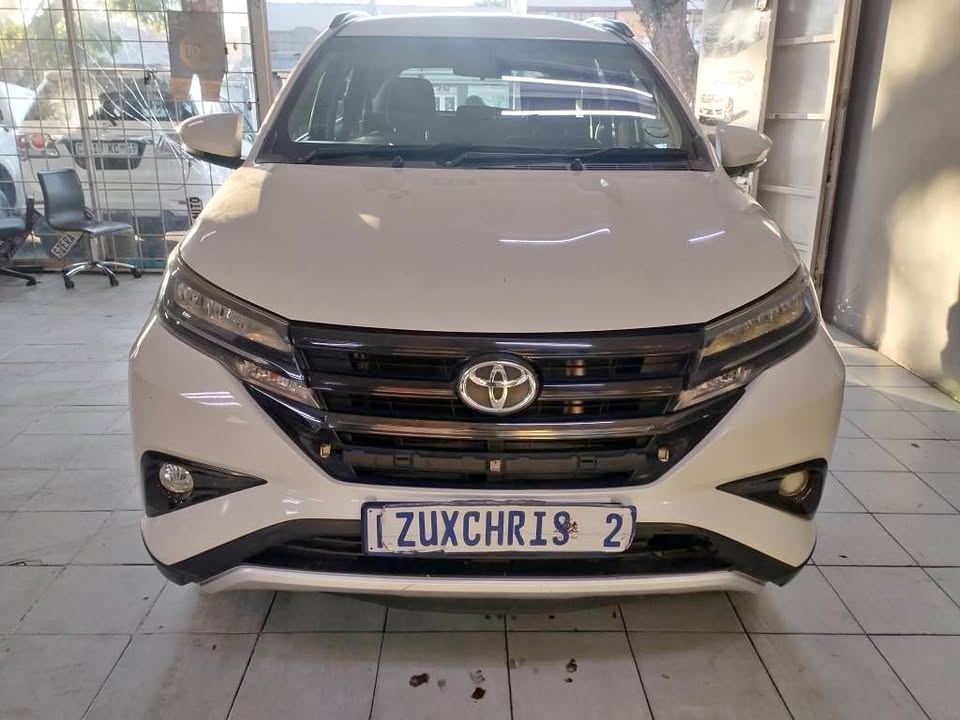 2018 TOYOTA RUSH VVTI 1.5 PETROL AUTOMATIC